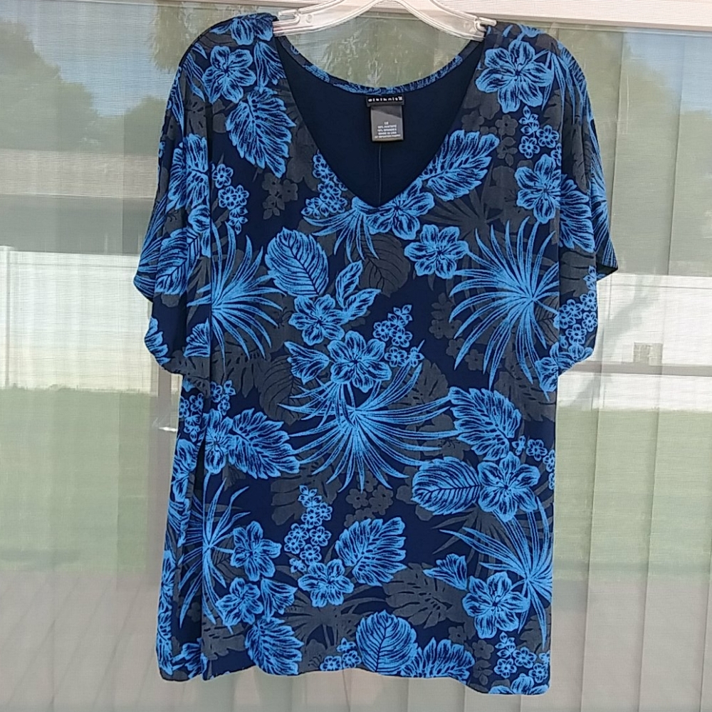 Citiknit Women's Top.